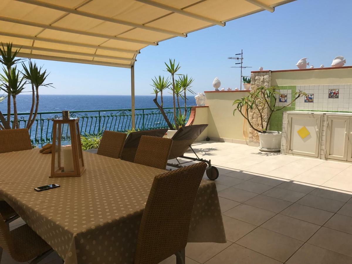 Attico Delle Pomelie Apartment Santa Teresa Di Riva Ngoại thất bức ảnh